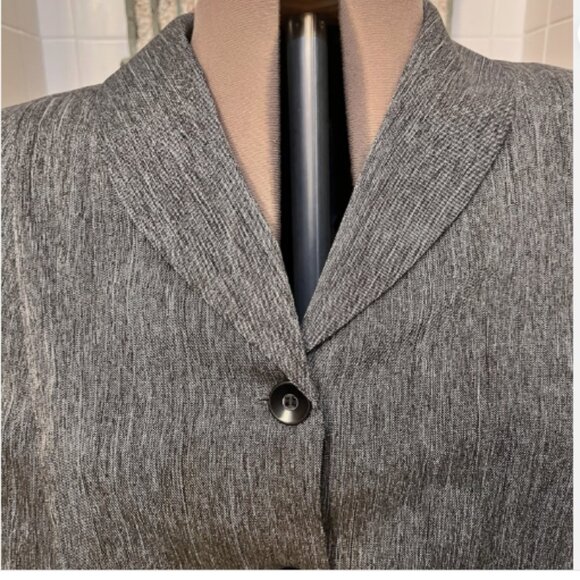 Danny & Nicole. Size 18W. Gray Short Sleeve Lightweight Shacket. Pleated. B1 - Picture 3 of 7
